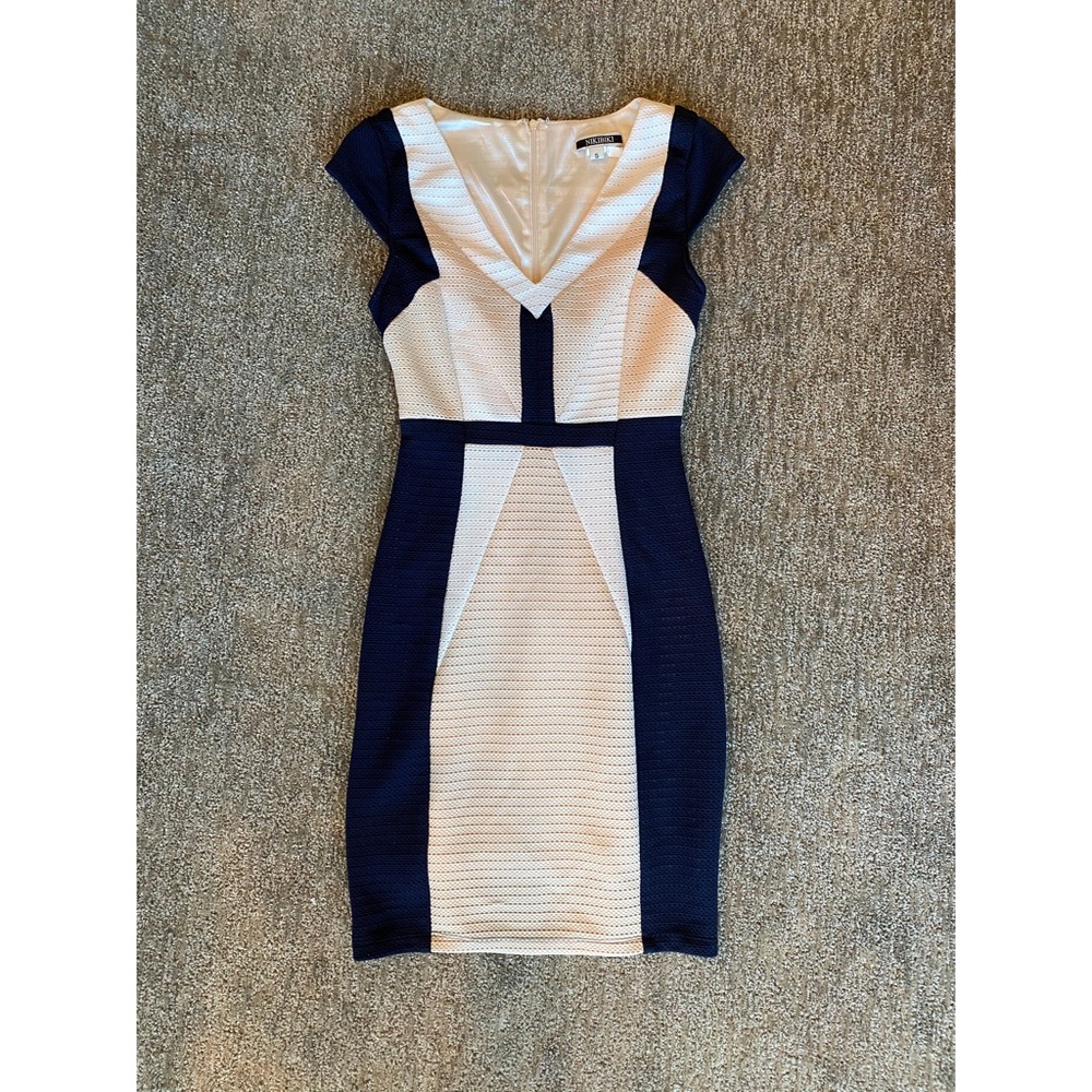 NikiBiki V-Cut Dress